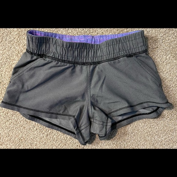 Ivivva shorts - Picture 1 of 3